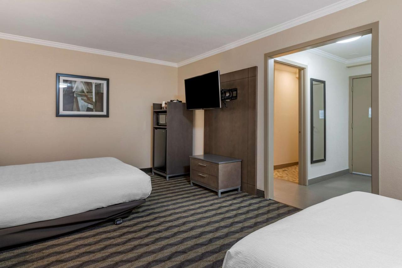 Western Silicon Valley Hotel 3*