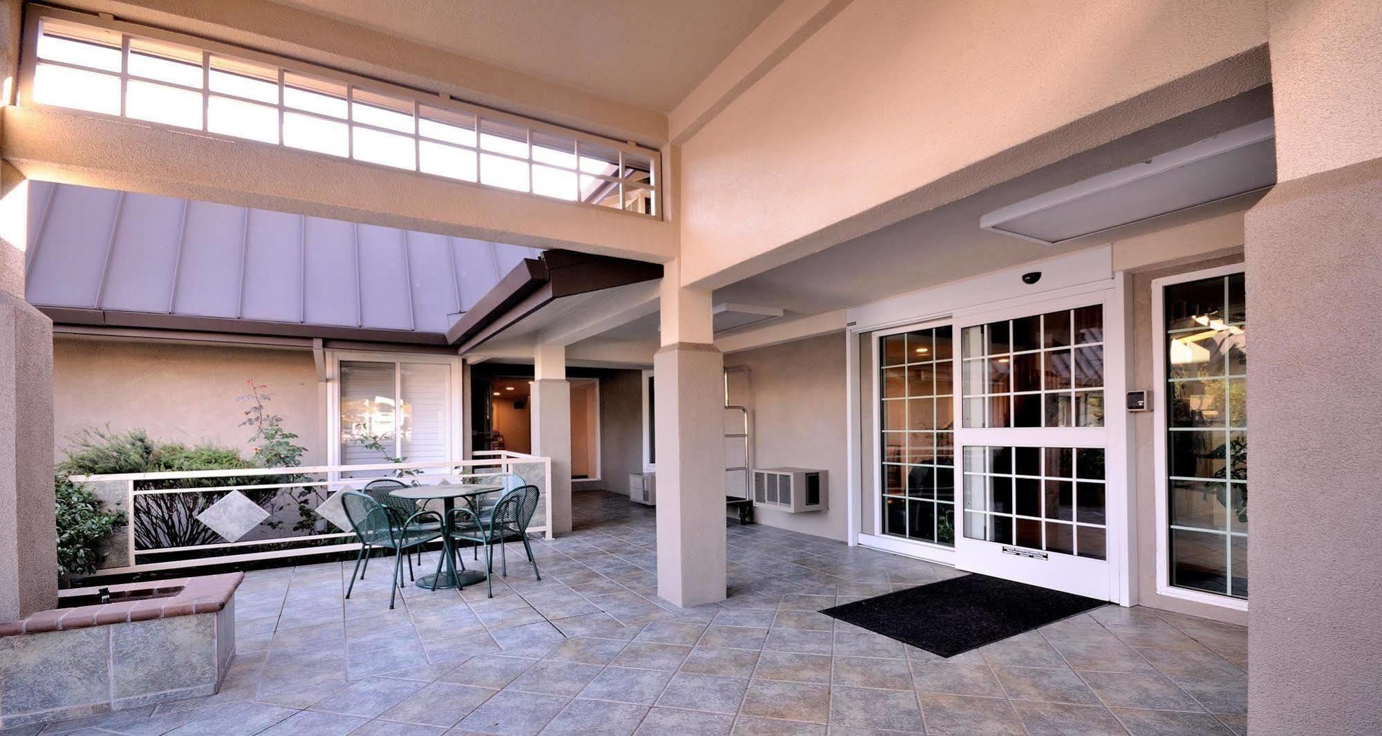 Hotel Western Silicon Valley 3*
